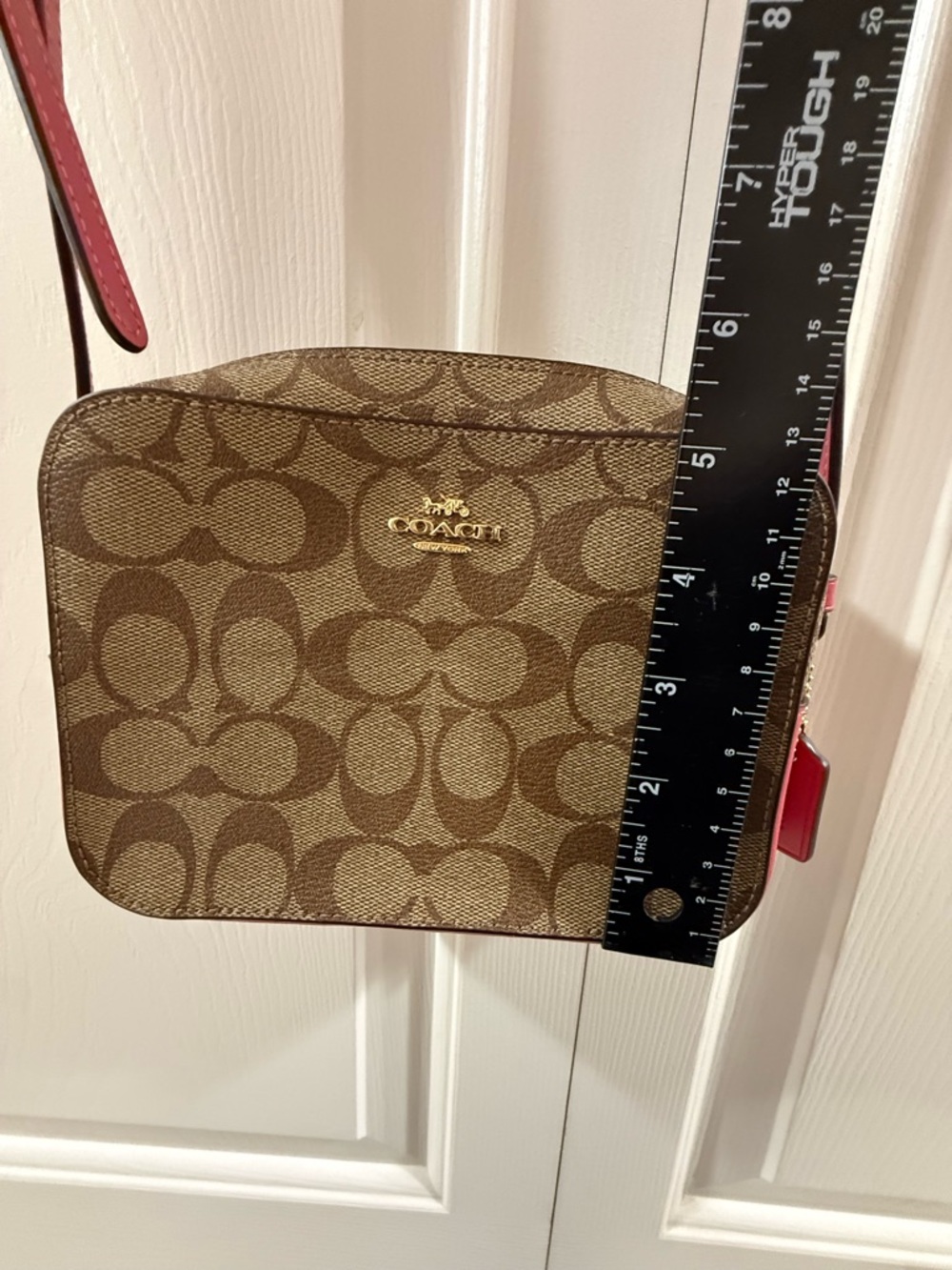 Coach Signature camera crossbody bag in brown monogram canvas with vibrant pink - Picture 17 of 17